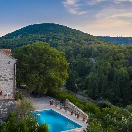 Stone Dalmatian House Modern, Stylish With Pool Feriehus *